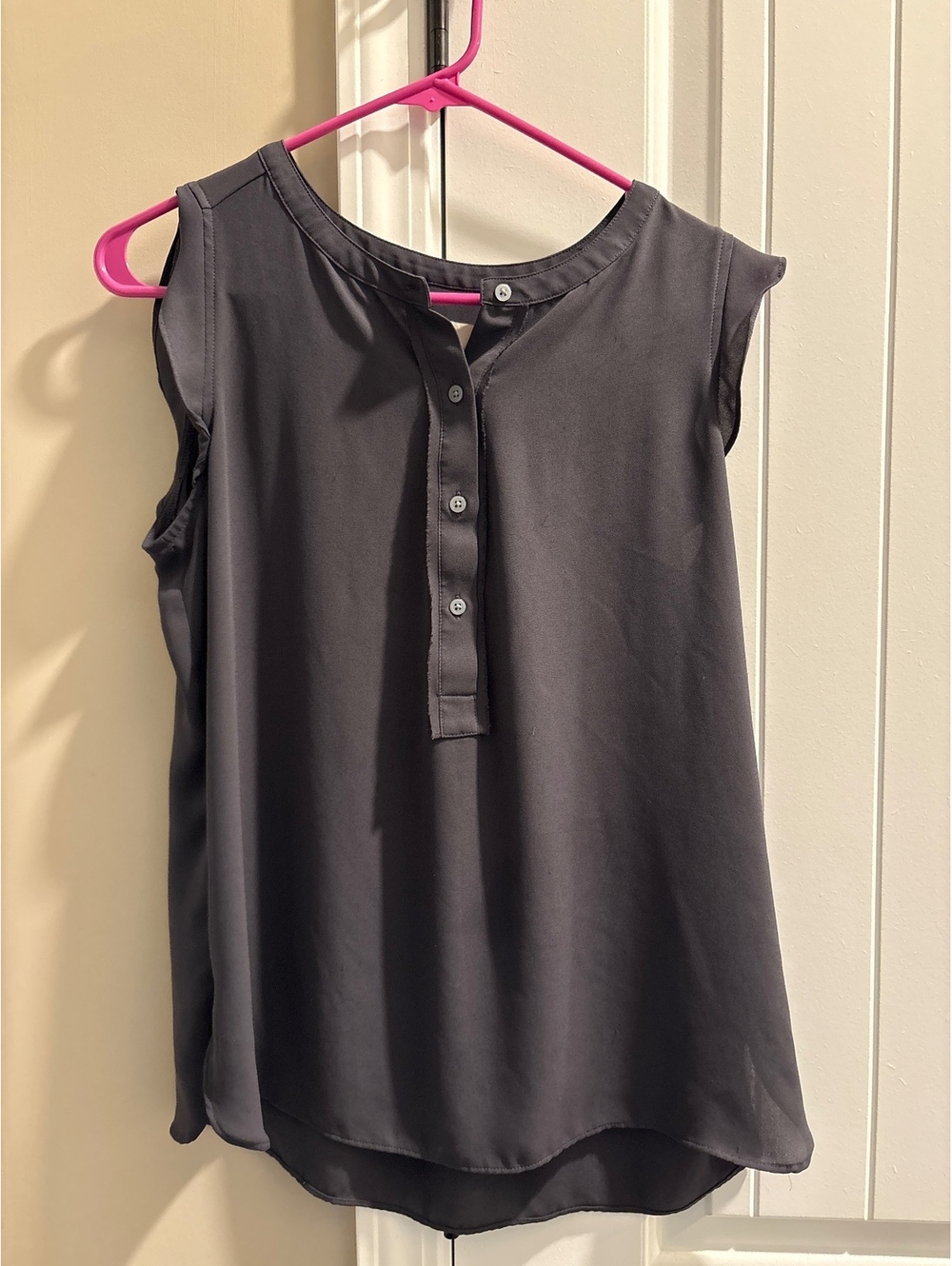 Loft women’s dark gray sleeveless blouse size medium